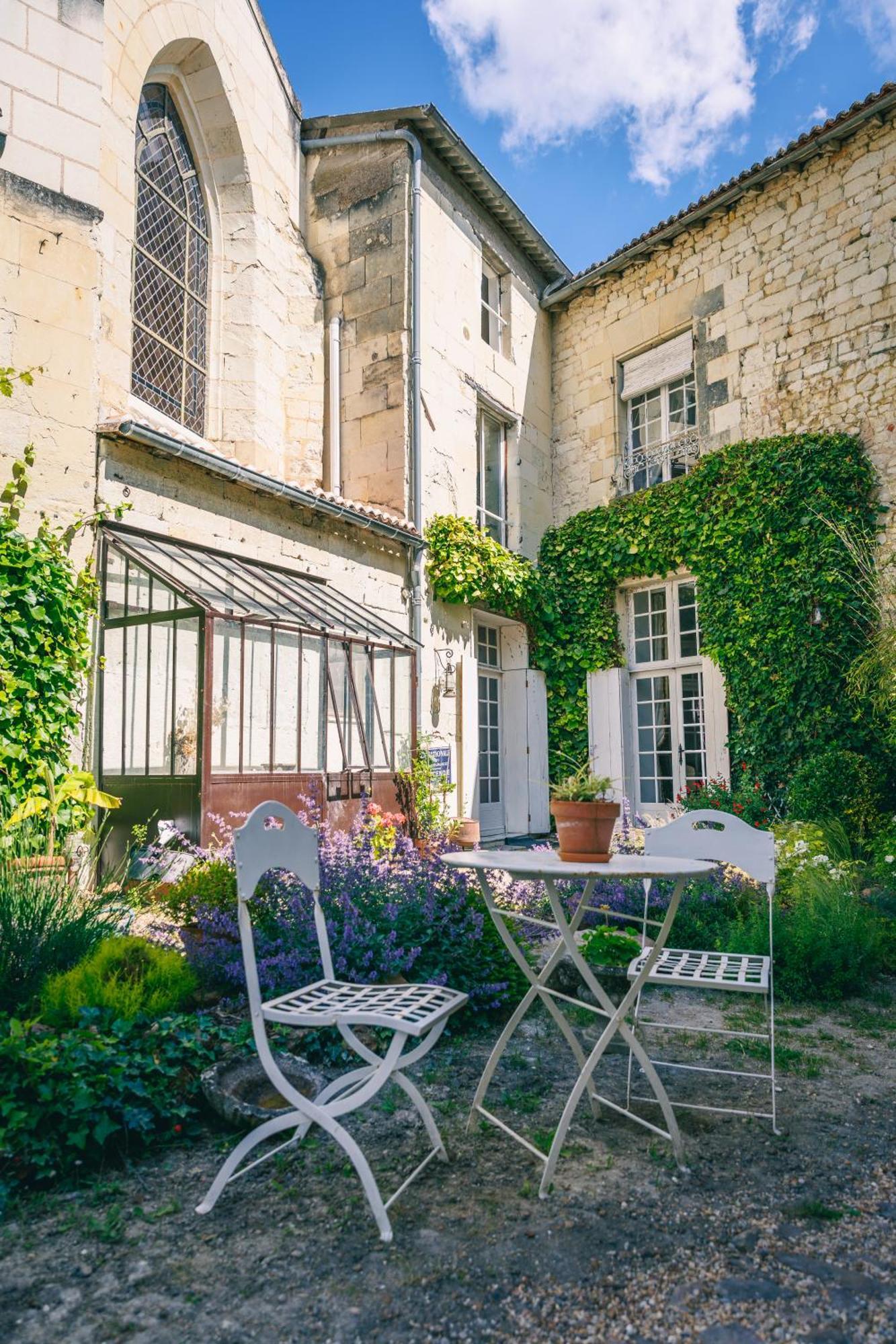 Le Prieure Sainte Croix Loudun Exterior foto