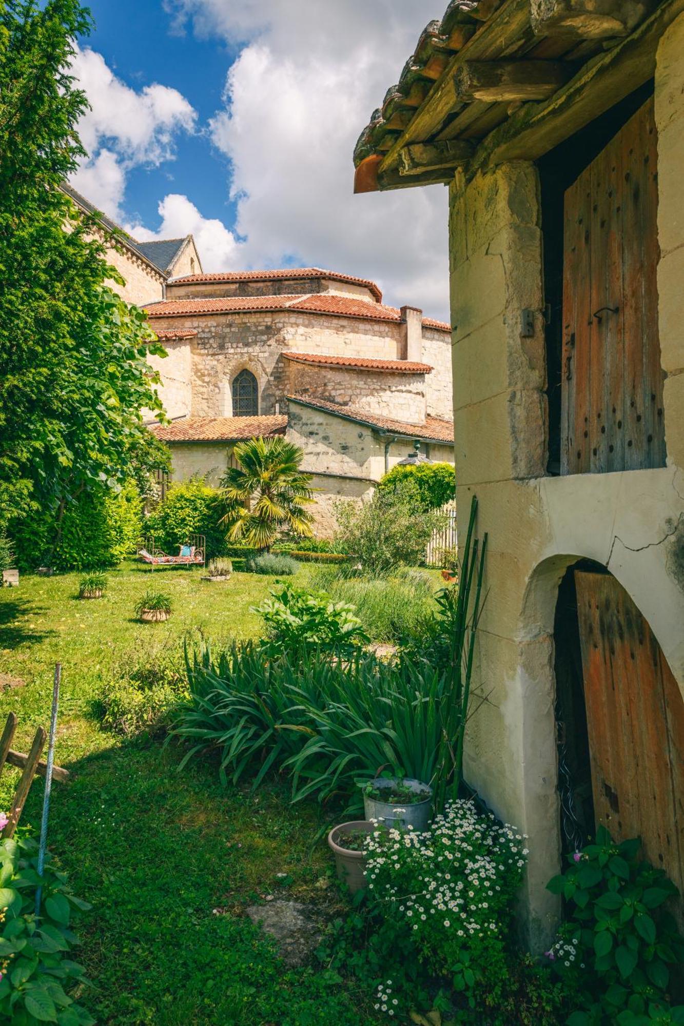 Le Prieure Sainte Croix Loudun Exterior foto